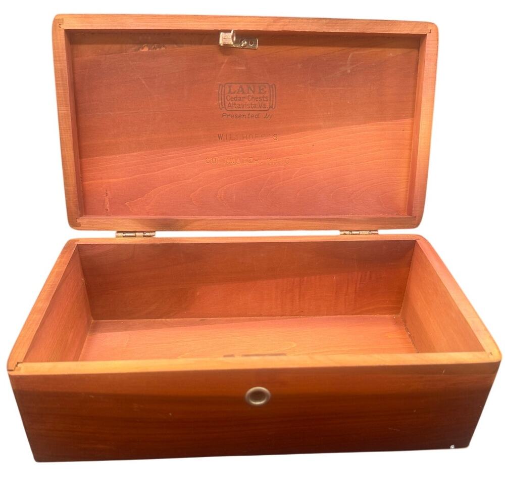 Vintage Lane Cedar Chest Wooden Mini Trinket Keepsake Jewelry Box Lock flaw